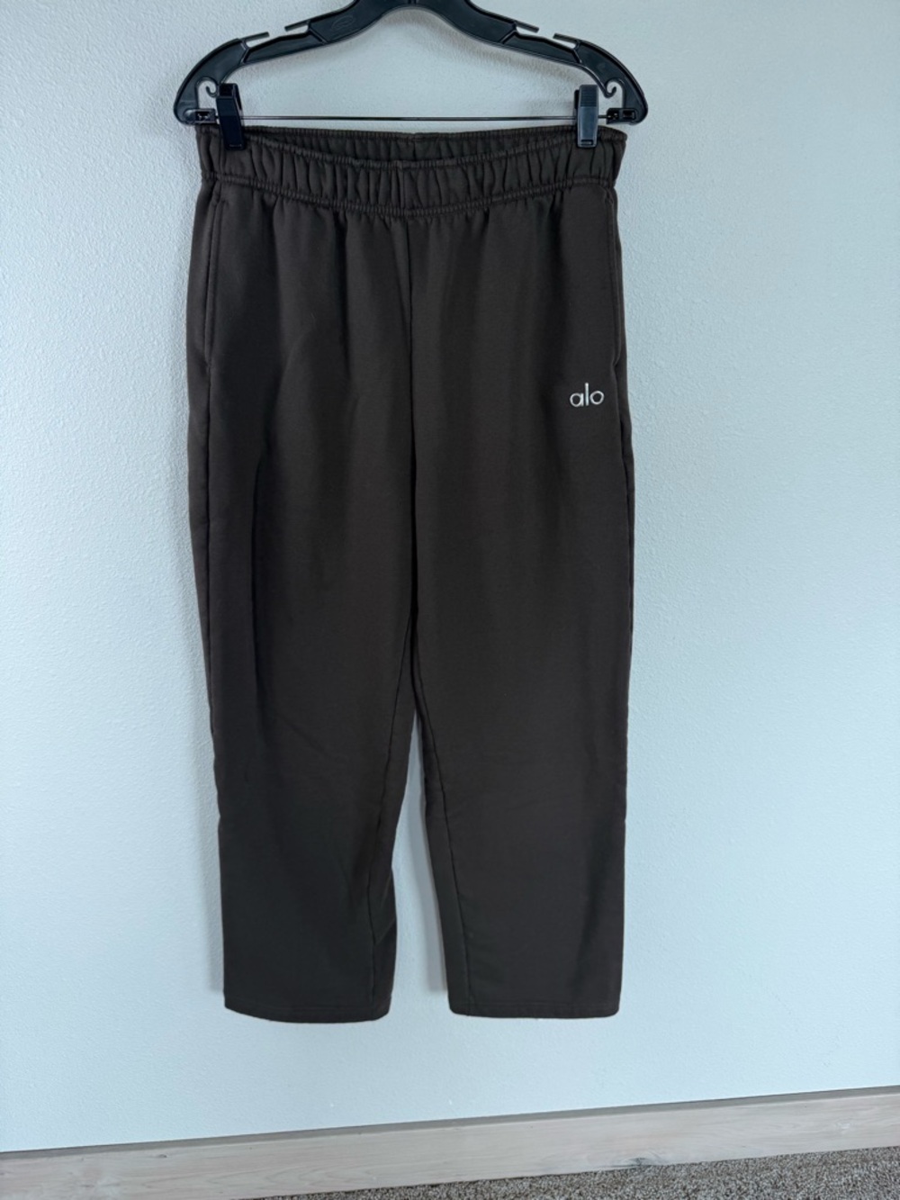 ALO Yoga Accolade Straight Leg Sweatpant Espresso Brown Athleisure Casual Medium - Picture 3 of 14